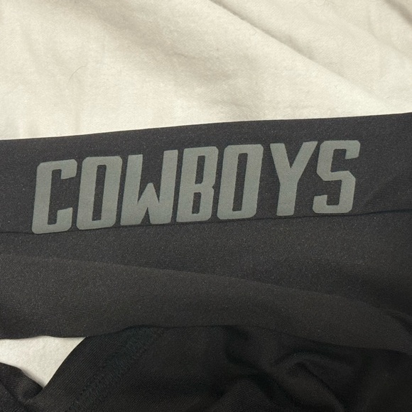 Dallas Cowboys authentic moisture wicking long sleeve Size M - Picture 3 of 4